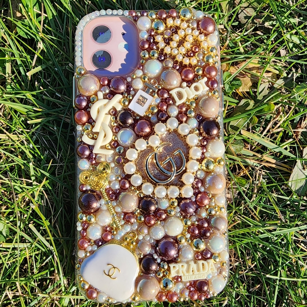 BRAND NEW Signature iPhone 11XR Case